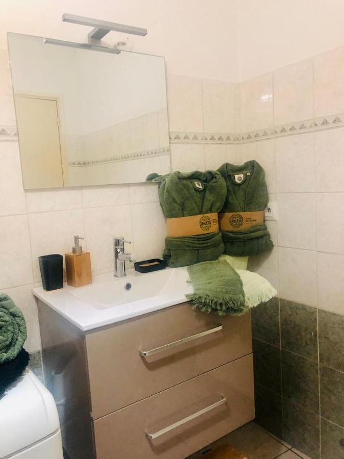 Le Camelia Apartment Tallard Luaran gambar