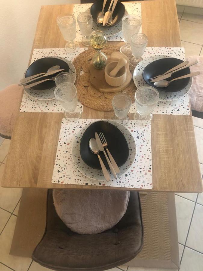 Le Camelia Apartment Tallard Luaran gambar